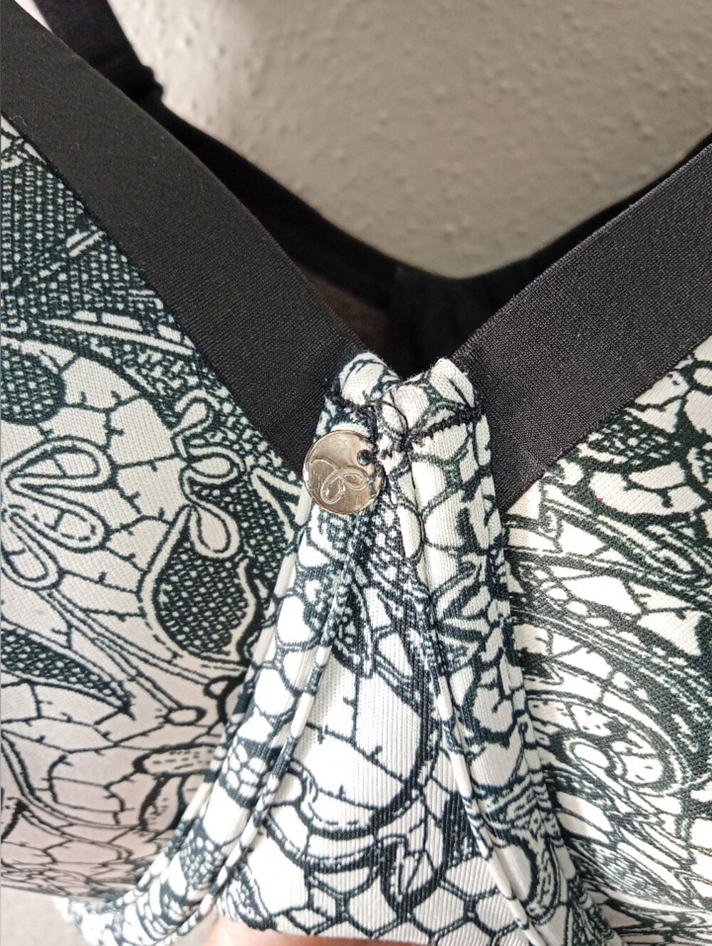 Cacique Black & White Lace Underwire Bra 46DD - Picture 2 of 6